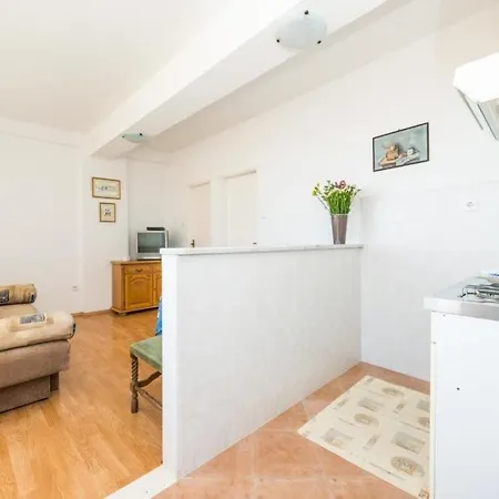 Sweet - One-bedroom With Balcony Appartement *