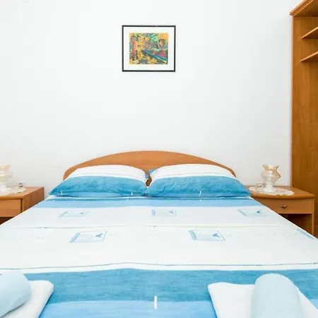 Sweet - One-bedroom With Balcony *